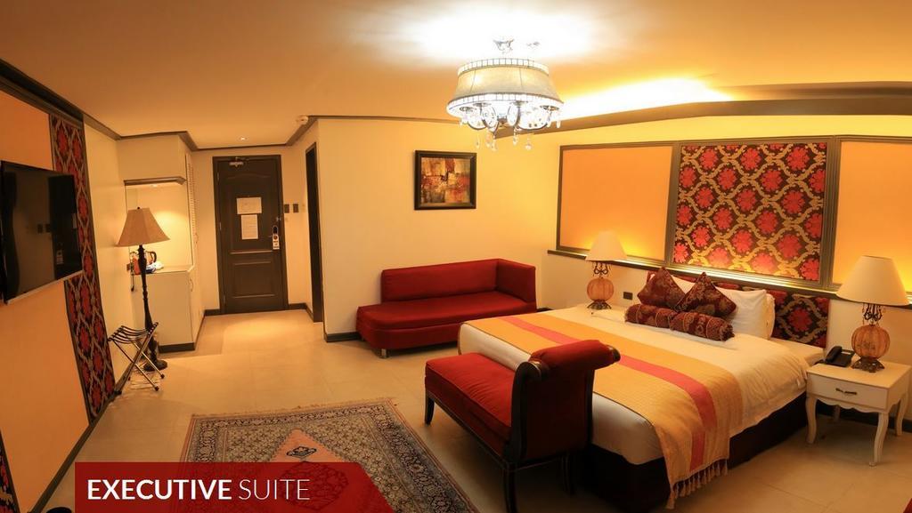 The Pepperland Hotel Legazpi Exterior photo